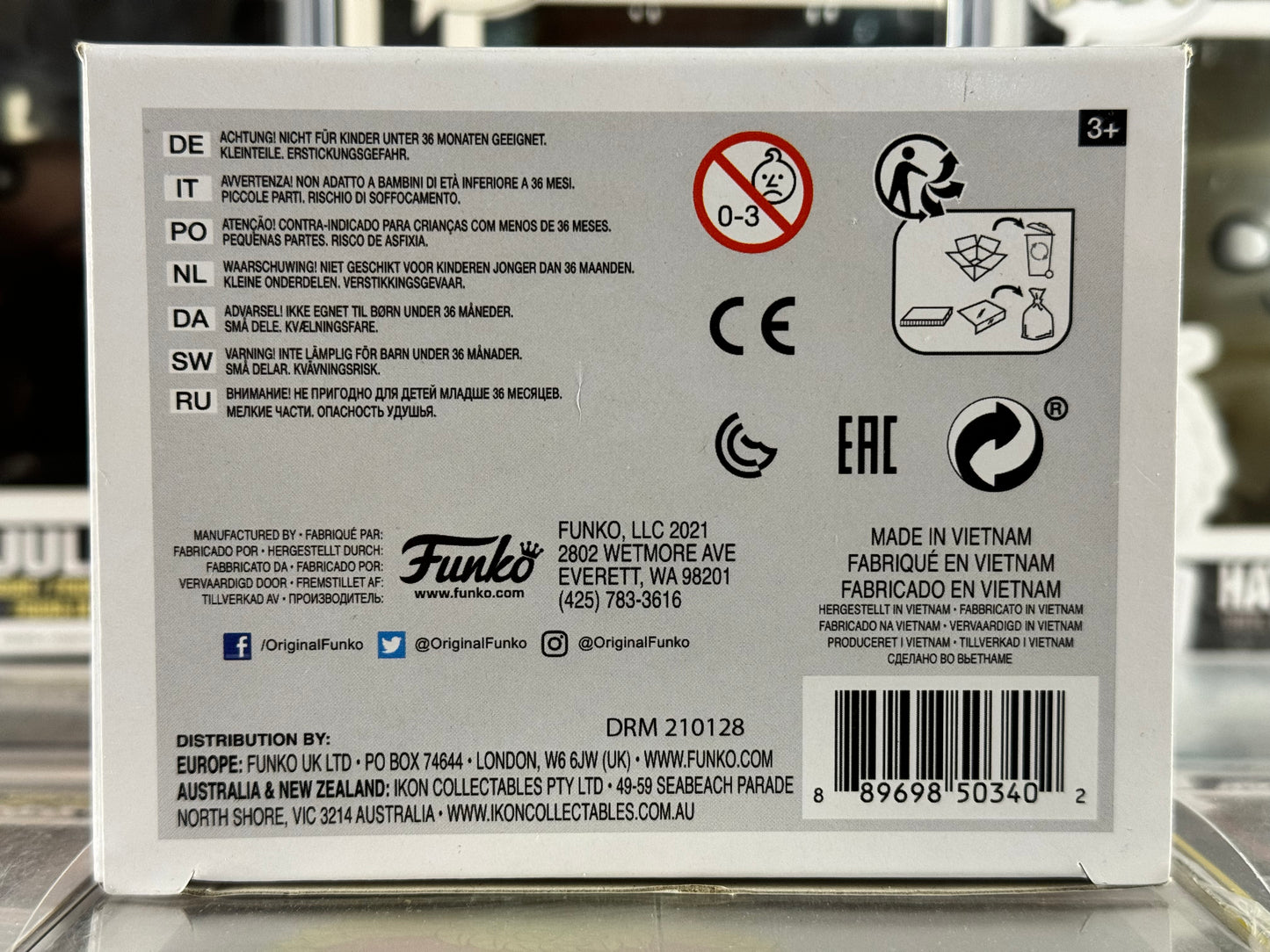 Dragonball Z - Super Saiyan Goku With Energy (865)