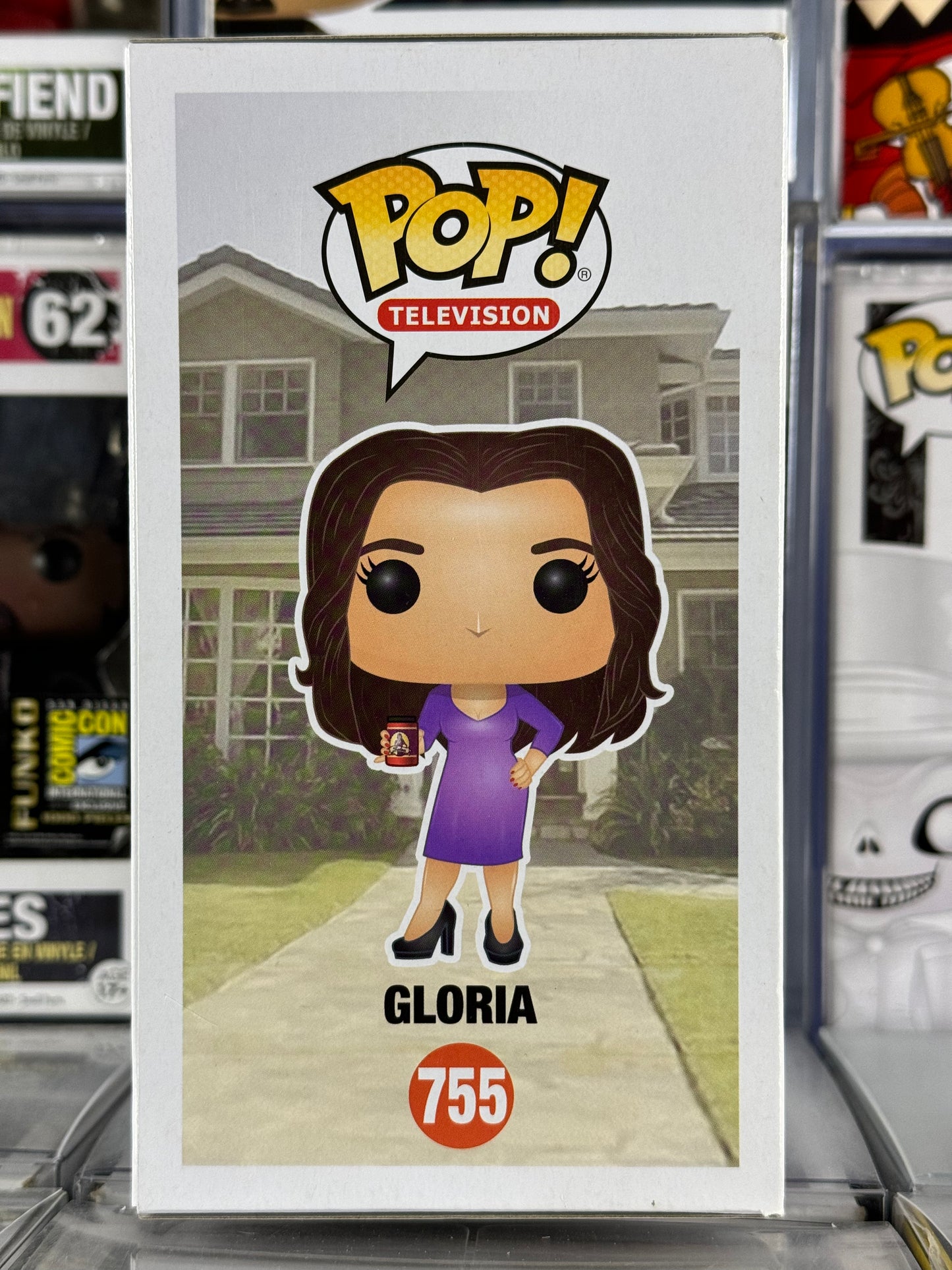 Modern Family - Gloria (755) CHASE