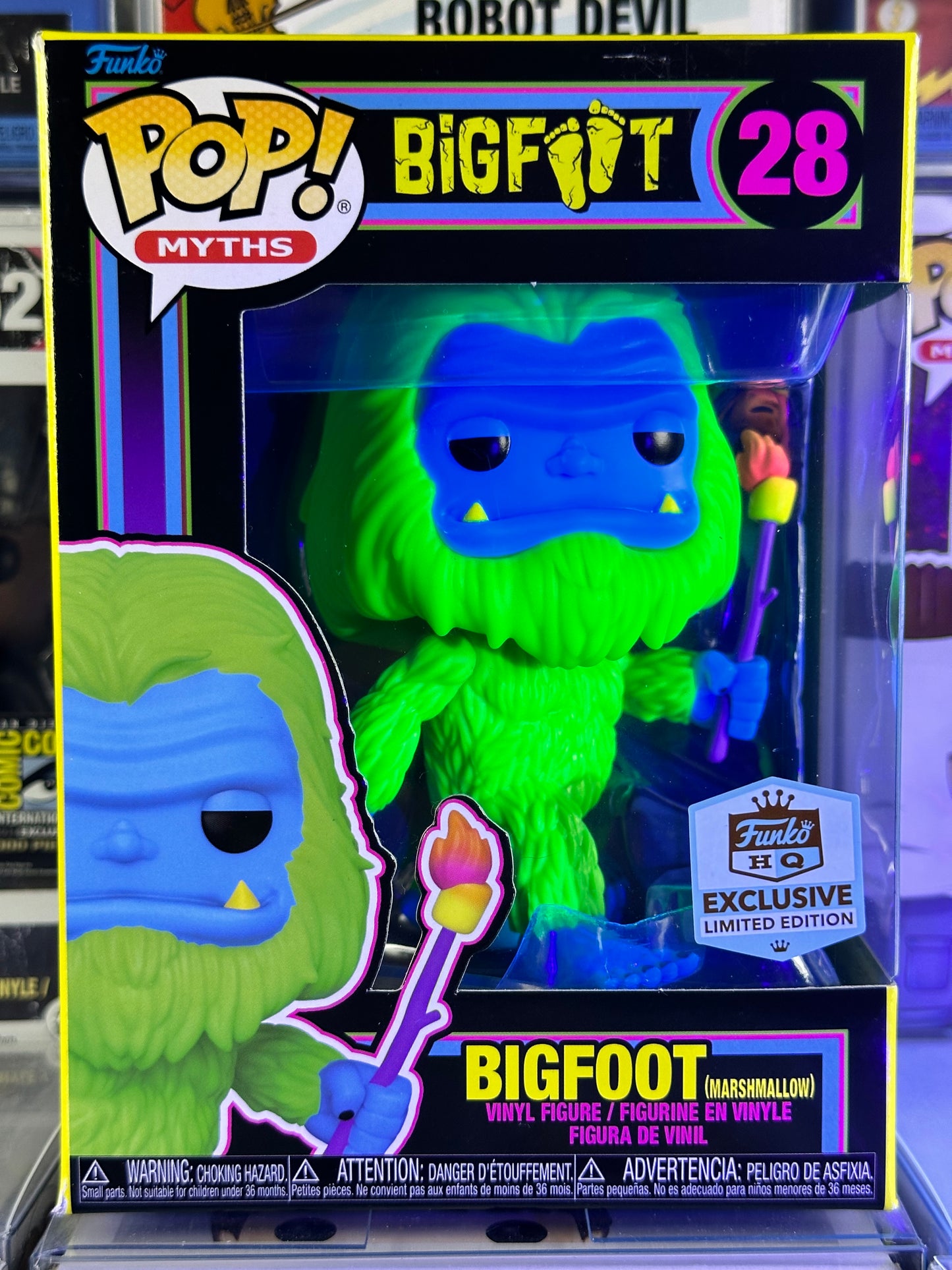 Mitos del pop - Bigfoot (Blacklight) (28) Exclusivo de Funko HQ