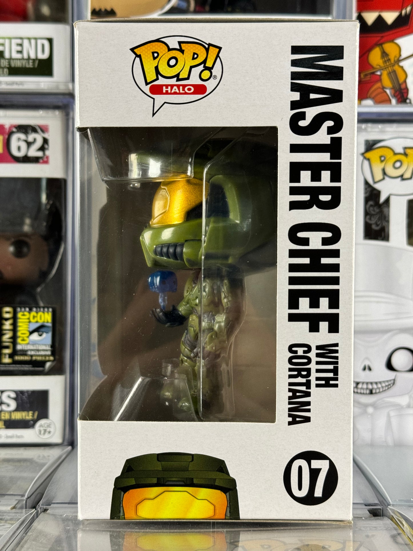 Halo - Master Chief with Cortana (07) Vaulted