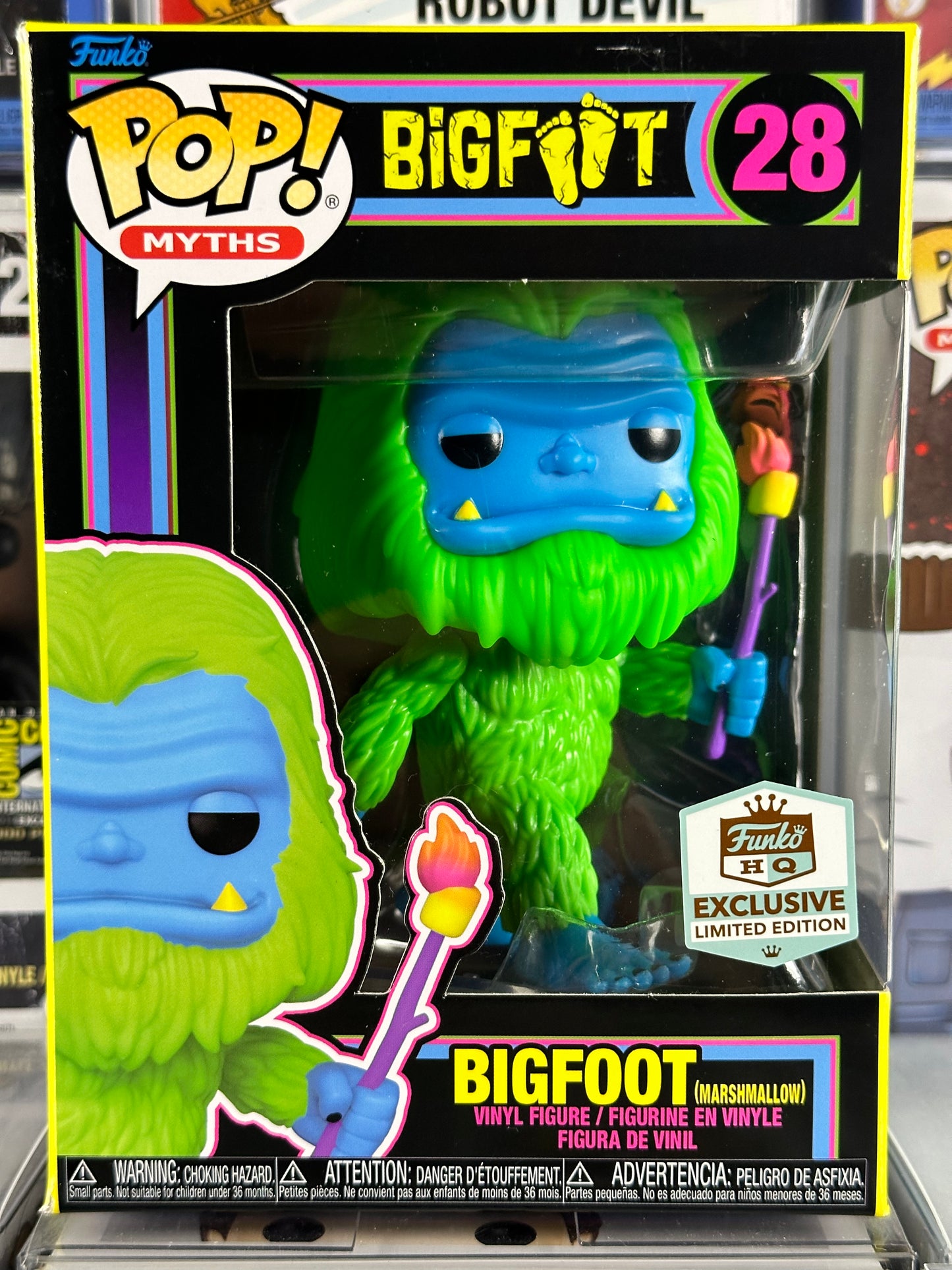 Mitos del pop - Bigfoot (Blacklight) (28) Exclusivo de Funko HQ