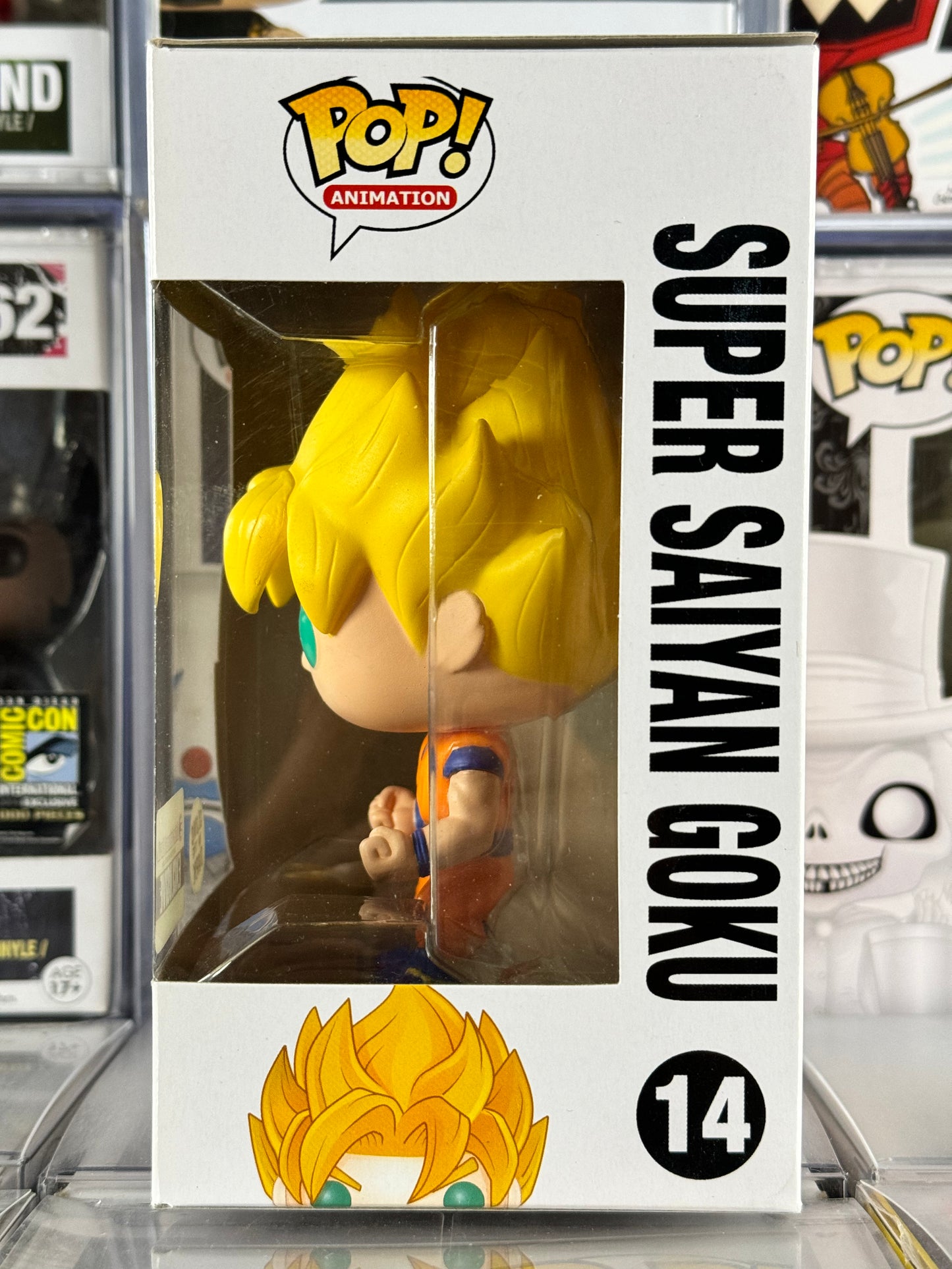 Dragonball Z - Super Saiyan Goku (Brilla en la oscuridad) (14) Exclusivo de Entertainment Earth Vaulted