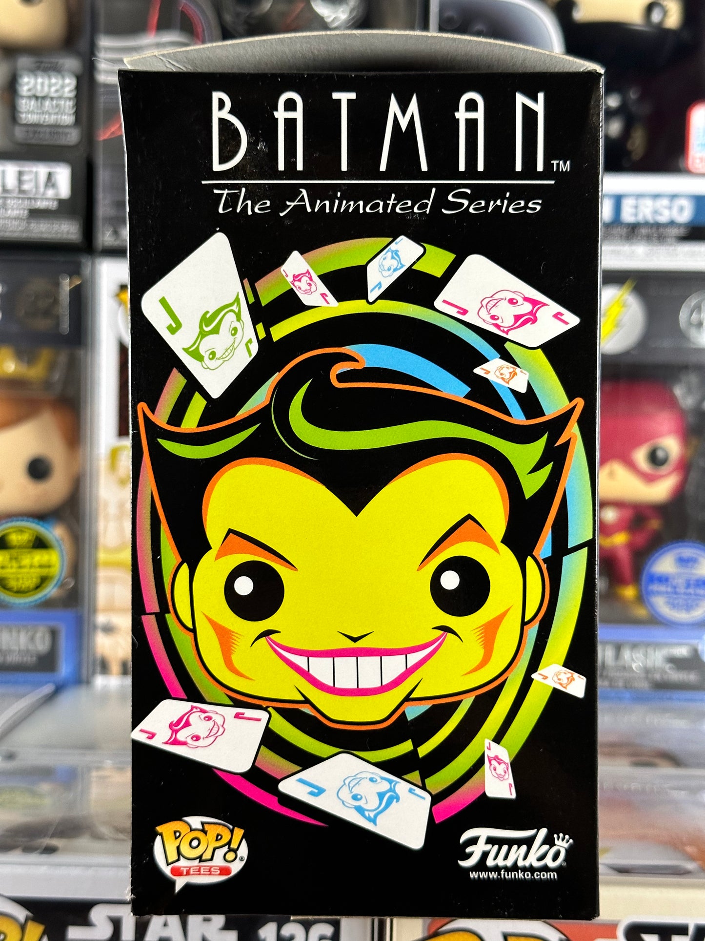 DC BtAS - Joker con naipes Pop y XL Tee Box Set (traje azul) (luz negra) (370)