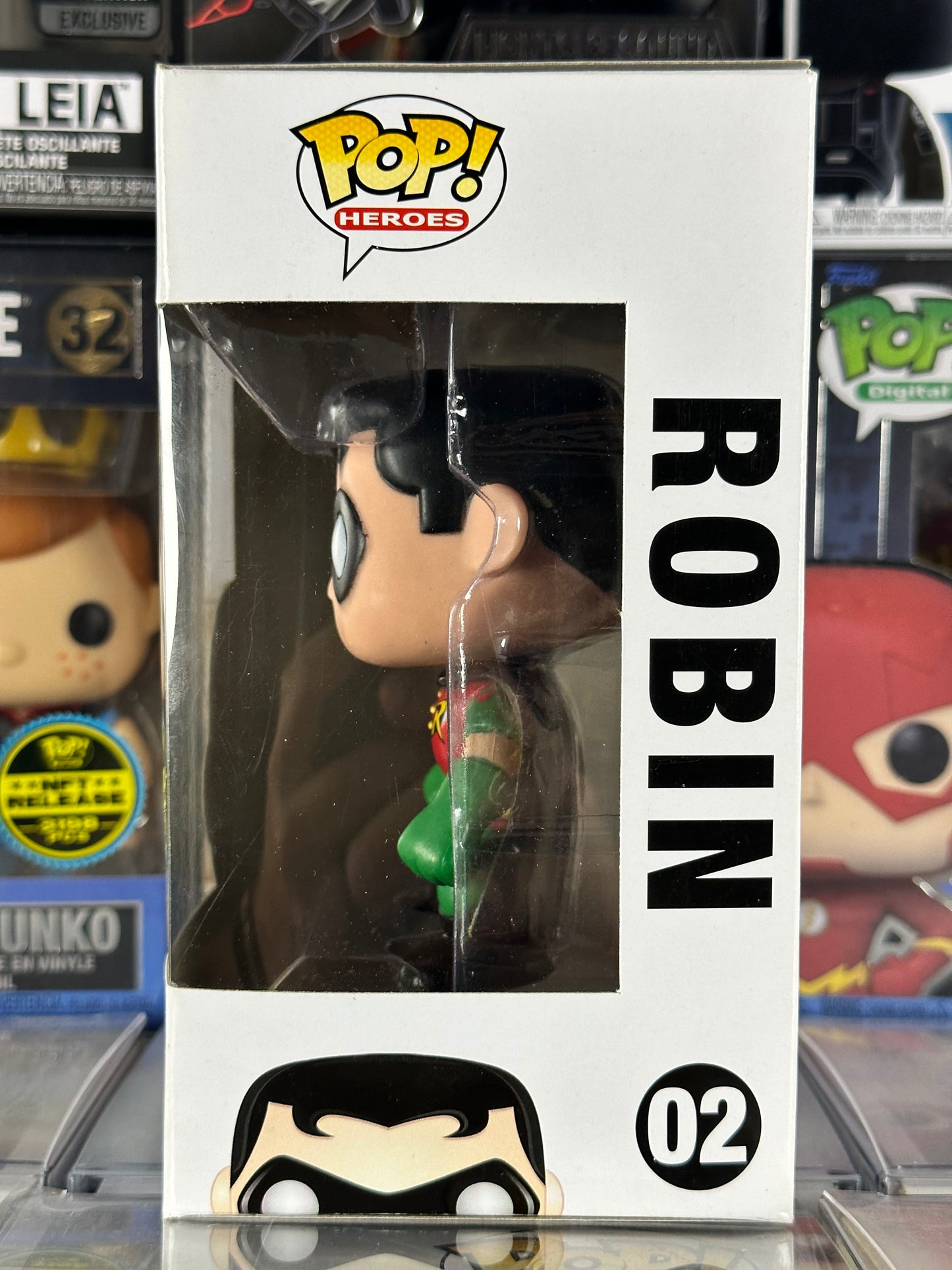 DC Universe - Robin (Caja azul 2010) (02) Bóveda