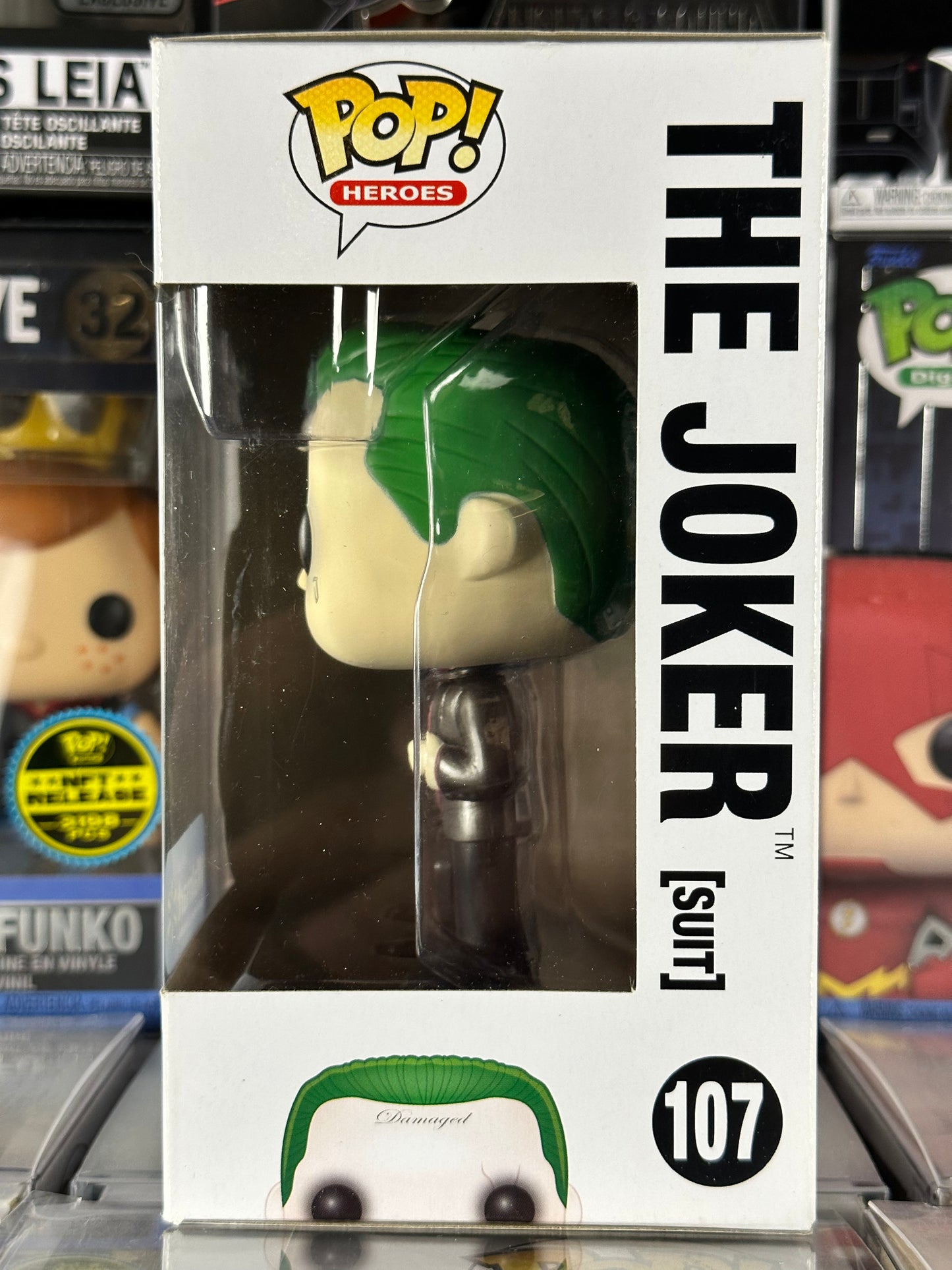 DC Suicide Squad - The Joker (Traje) (107) Exclusivo de Walmart abovedado