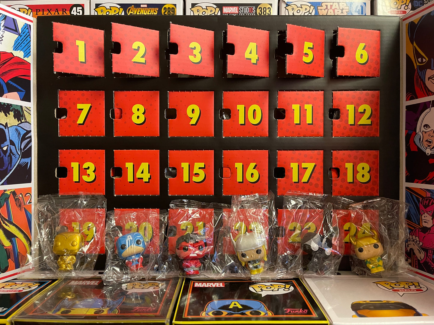 Calendario de Adviento 2019: 80.º aniversario de Marvel, 24 piezas Minis abovedadas