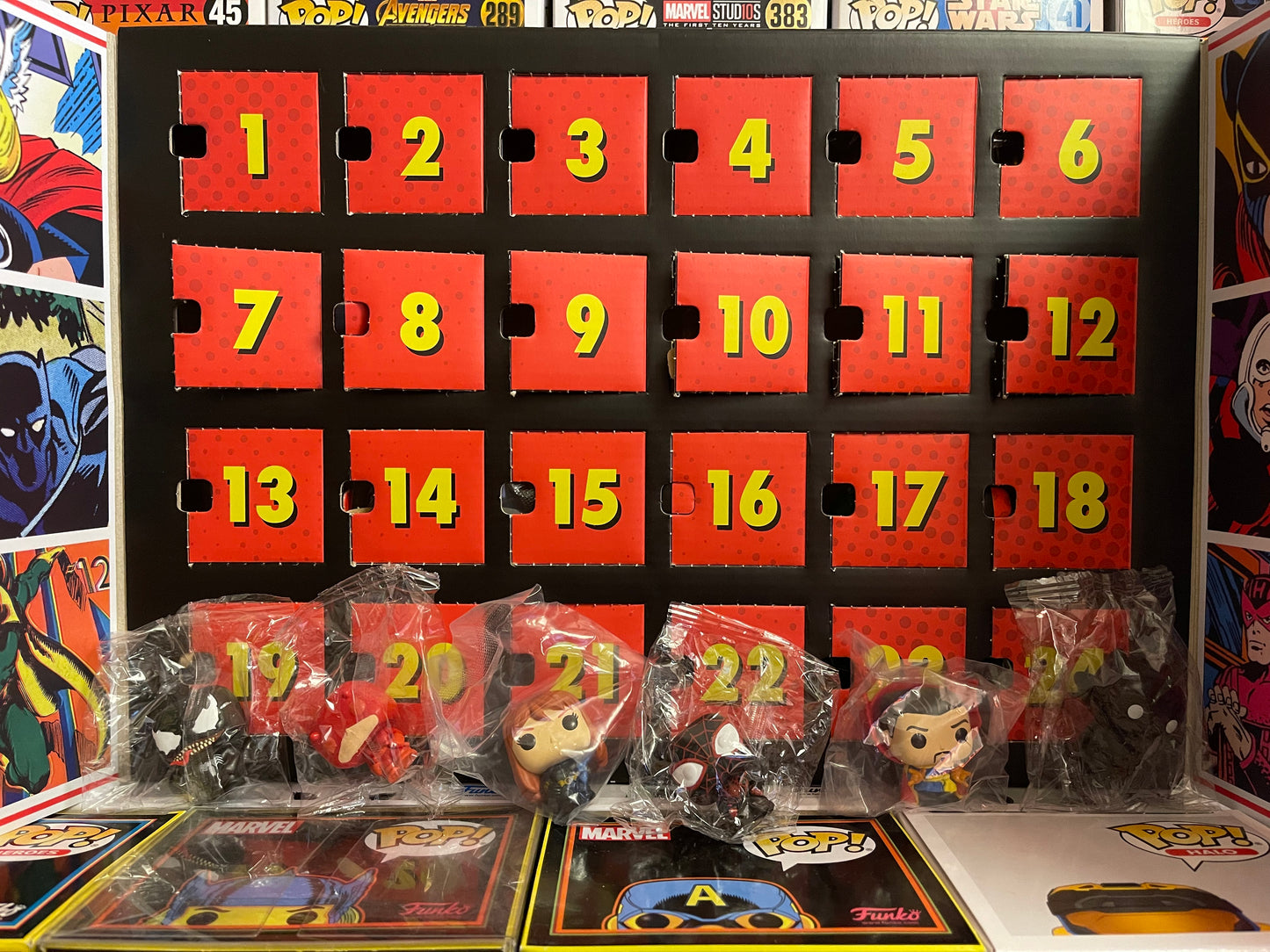 Calendario de Adviento 2019: 80.º aniversario de Marvel, 24 piezas Minis abovedadas