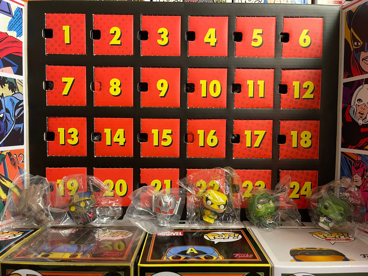 Calendario de Adviento 2019: 80.º aniversario de Marvel, 24 piezas Minis abovedadas