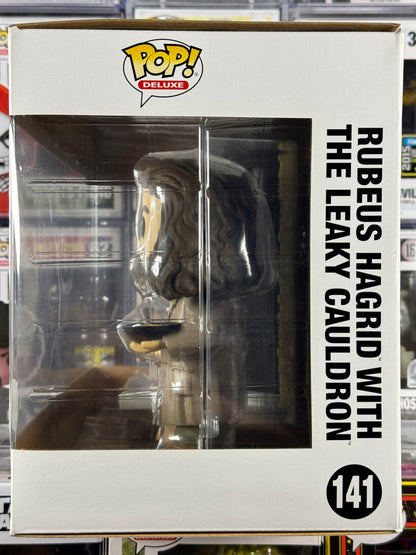 Wizarding Word of Harry Potter - Deluxe - Rubeus Hagrid With The Leaky Cauldron (141)