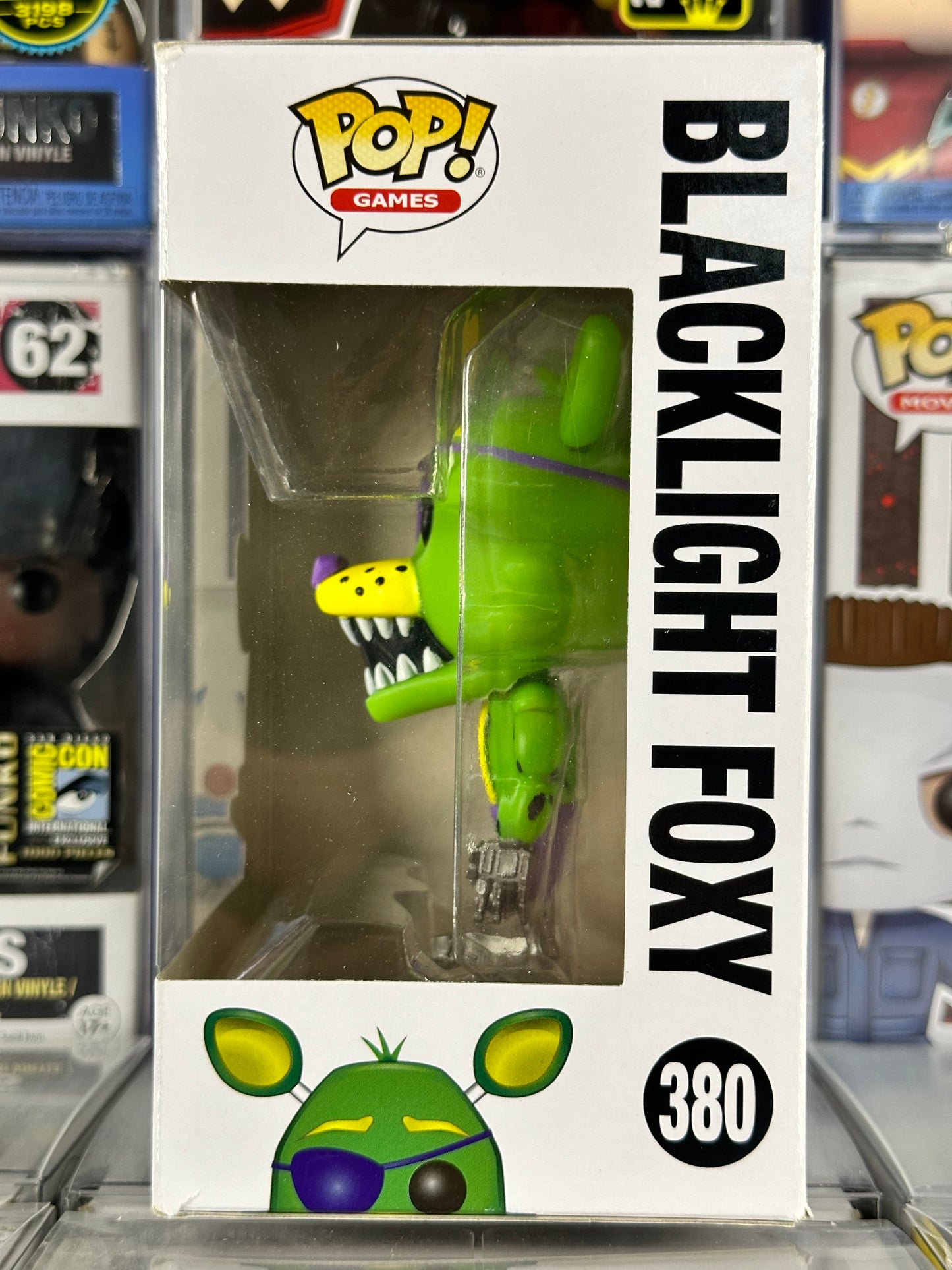 Five Nights At Freddy's Blacklight - Blacklight Foxy (380) Vaulted