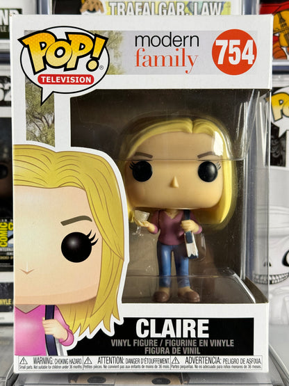 Modern Family - Claire Dunphy (754)