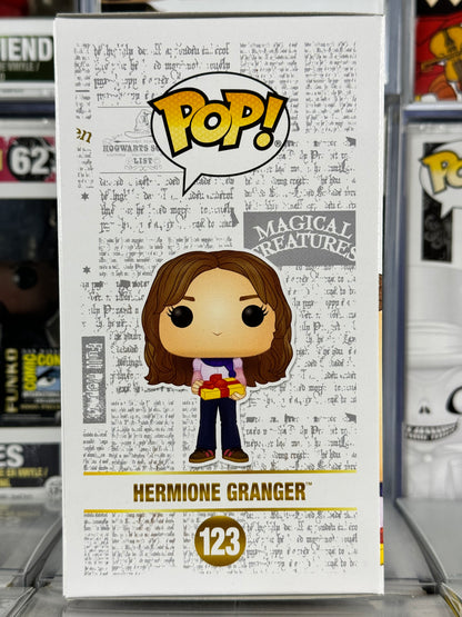Wizarding World of Harry Potter - Hermione Granger (Holiday) (123)