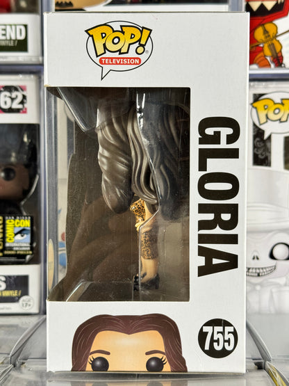 Modern Family - Gloria (755) CHASE