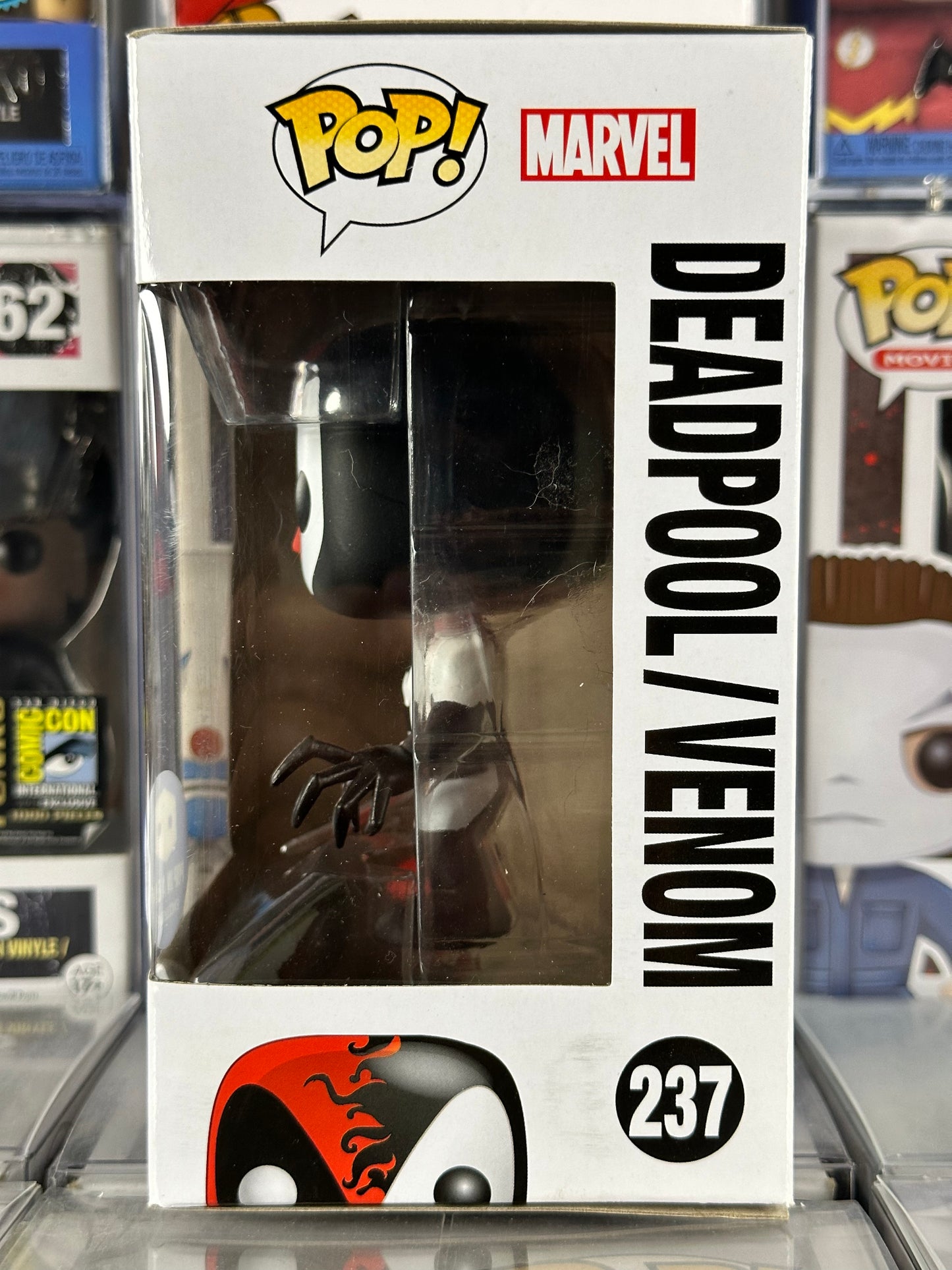 Marvel Deadpool - Asimilación del veneno de Deadpool (primera ejecución) (237) Pop In A Box abovedado exclusivo