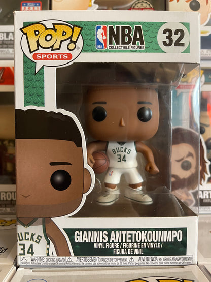 Pop Sports - NBA - Giannis Antetokounmpo (32) Saltado
