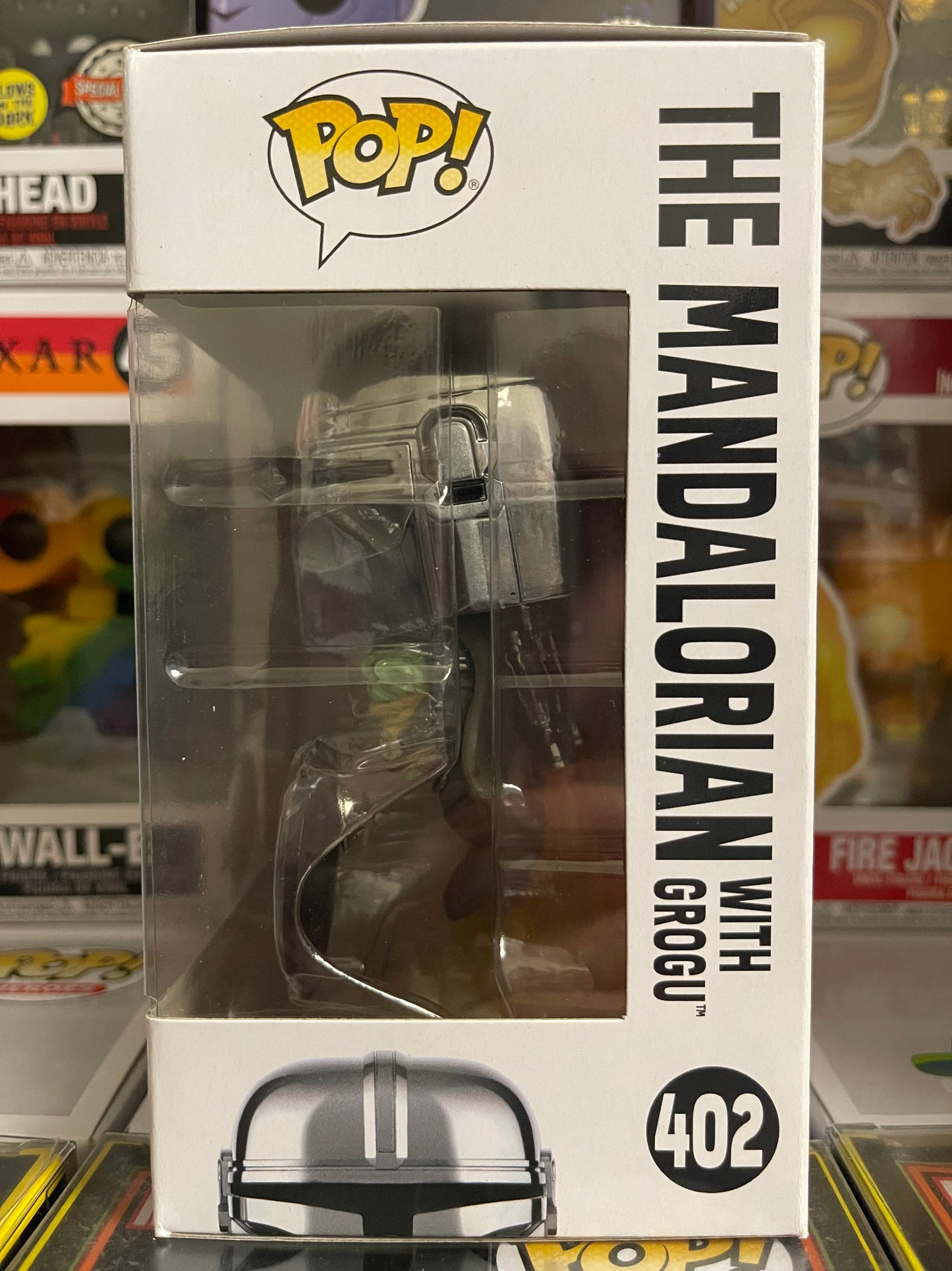Star Wars - The Mandalorian With Grogu (with Pin) (402)