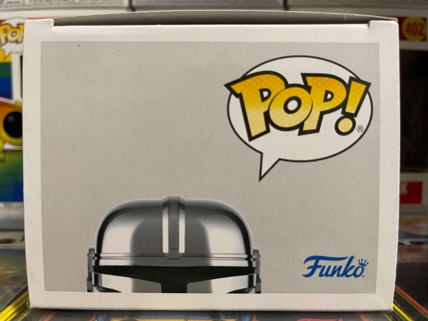 Star Wars - The Mandalorian With Grogu (with Pin) (402)