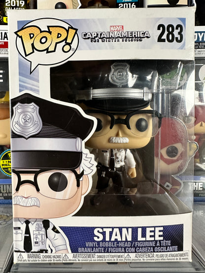 Marvel Captain America The Winter Soldier - Stan Lee (Smithsonian Guard) (283)