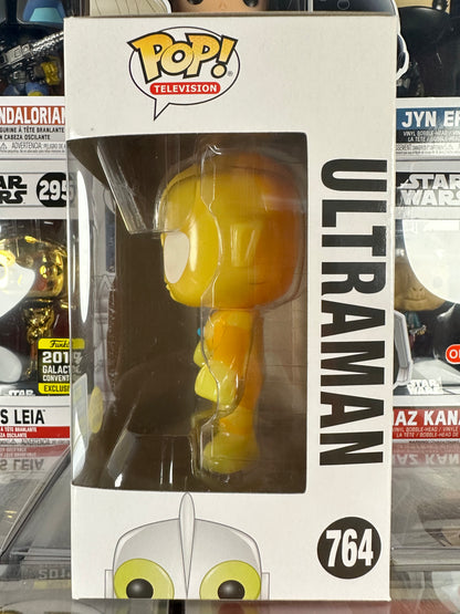 Ultraman - Ultraman (Brilla en la oscuridad) (764) (Exclusivo de la Convención de Verano de 2019) Bóveda