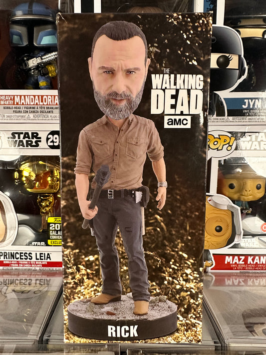 ROYAL BOBBLES The Walking Dead - Rick Grimes Exclusivo de entrega de suministros de AMC