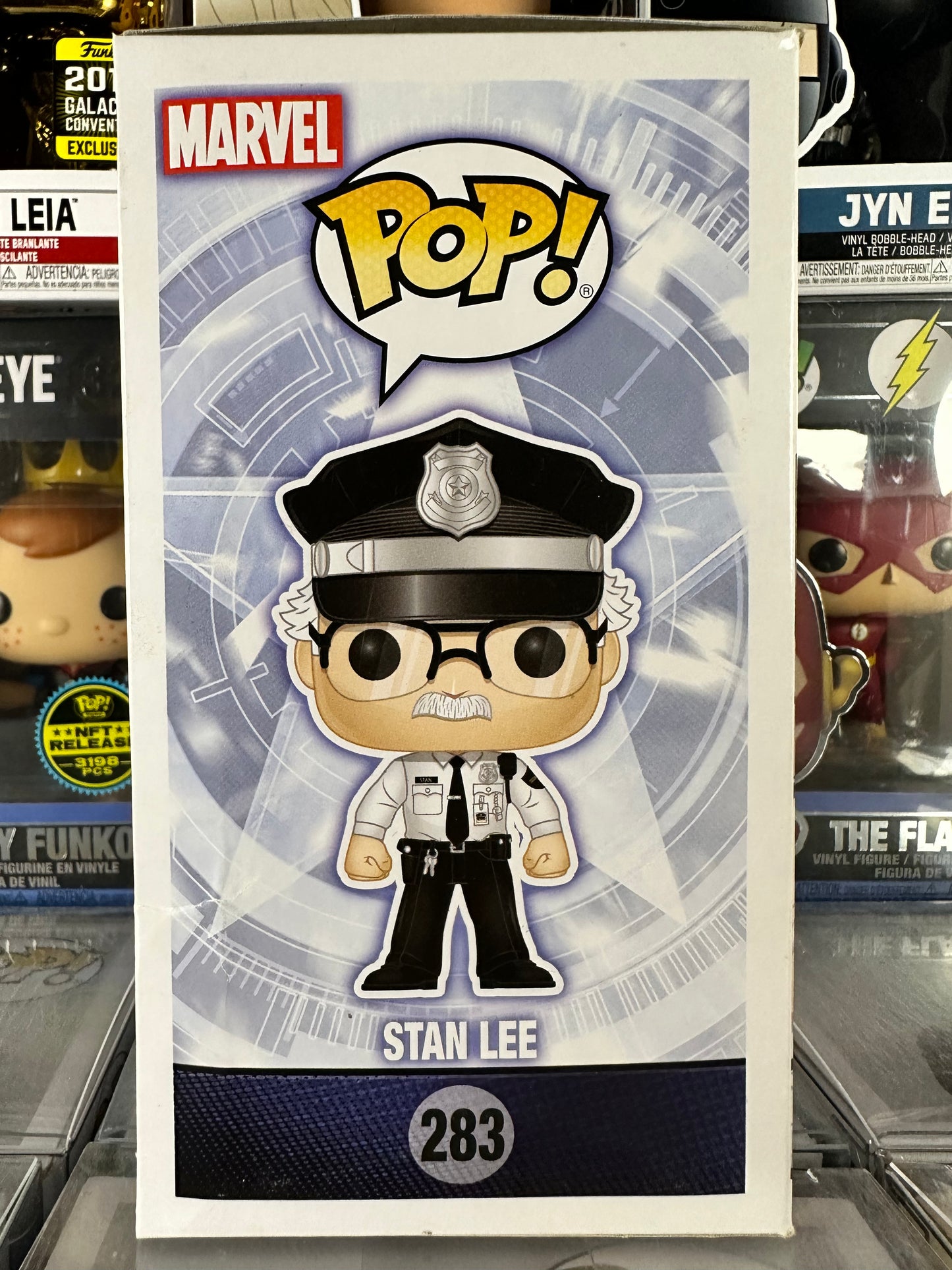 Marvel Captain America The Winter Soldier - Stan Lee (Smithsonian Guard) (283)