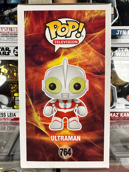 Ultraman - Ultraman (Brilla en la oscuridad) (764) (Exclusivo de la Convención de Verano de 2019) Bóveda
