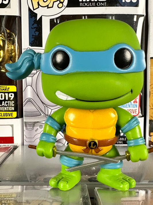 Tortugas Ninja mutantes adolescentes - Leonardo (63) abovedado